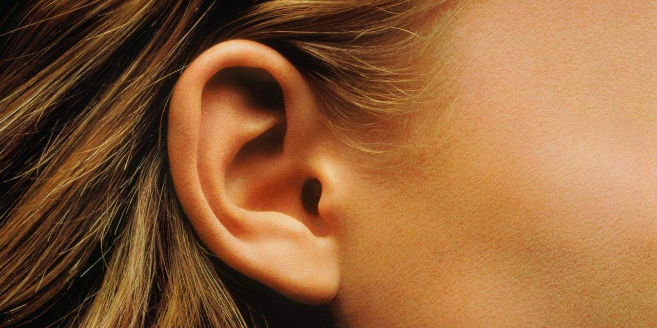 Bagamaimana Sepatutnya Anda Mengorek Telinga?
