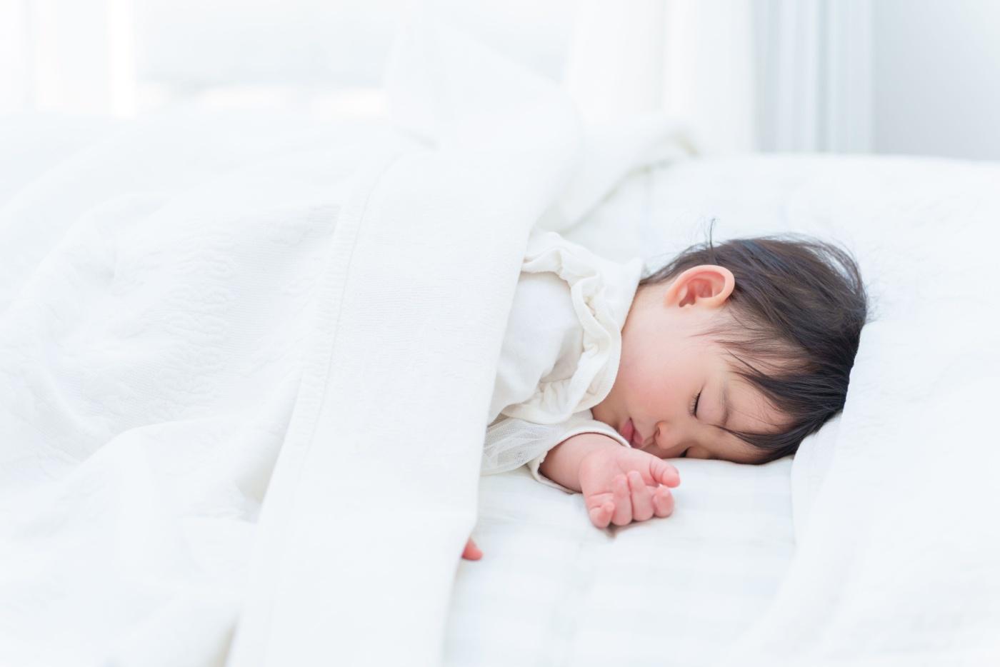 waktu-tidur-bayi-1-bulan