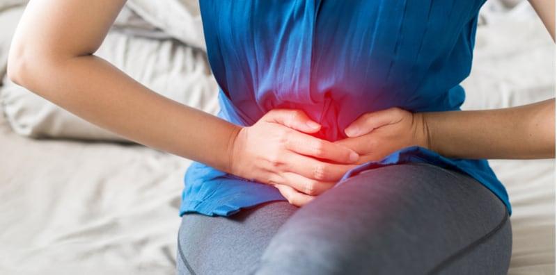 Senggugut Ketika Haid (Dismenorea): Apa Simptom, Punca & Langkah Untuk Rawat?