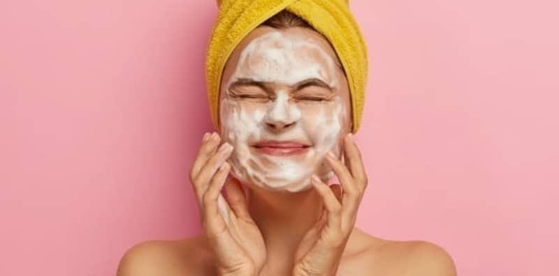 Cara Rawat Jerawat Merah Dalam Masa Semalaman, Boleh Buat Di Rumah!