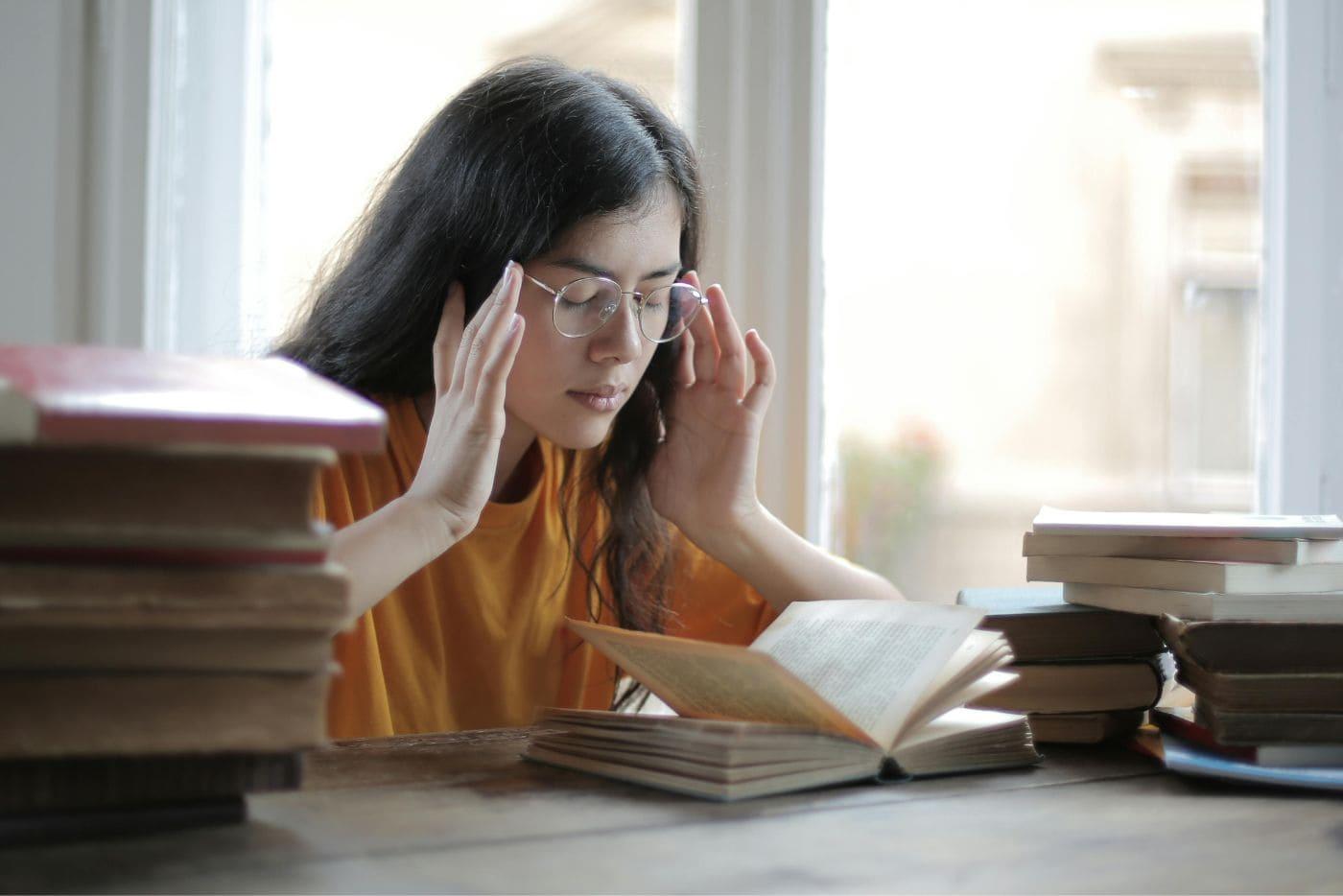 Kerap Sakit Kepala Berpanjangan? Ini Punca & Cara Mengatasinya Dengan Betul!