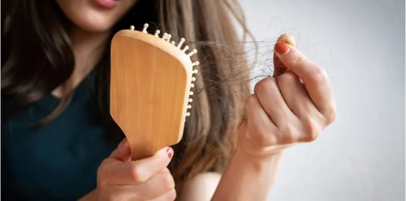 Susah Hati Rambut Banyak Gugur? 6 Perkara Ini Mungkin Puncanya, Cek Sekarang!