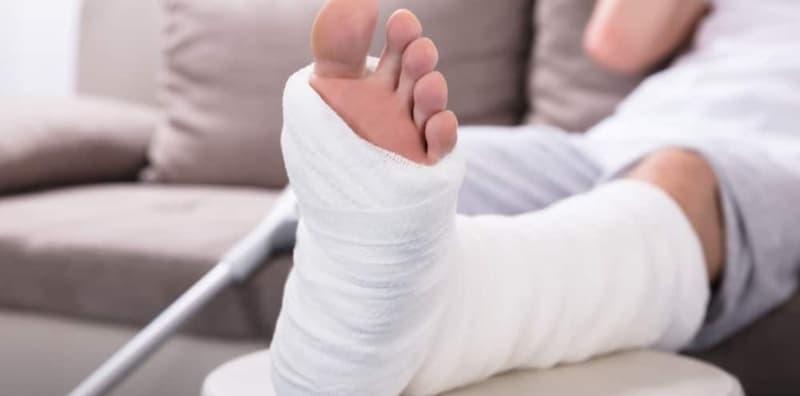 Andai Terjadi Situasi Patah Tulang Kaki, Apa Yang Anda MESTI Tahu & Buat Segera?