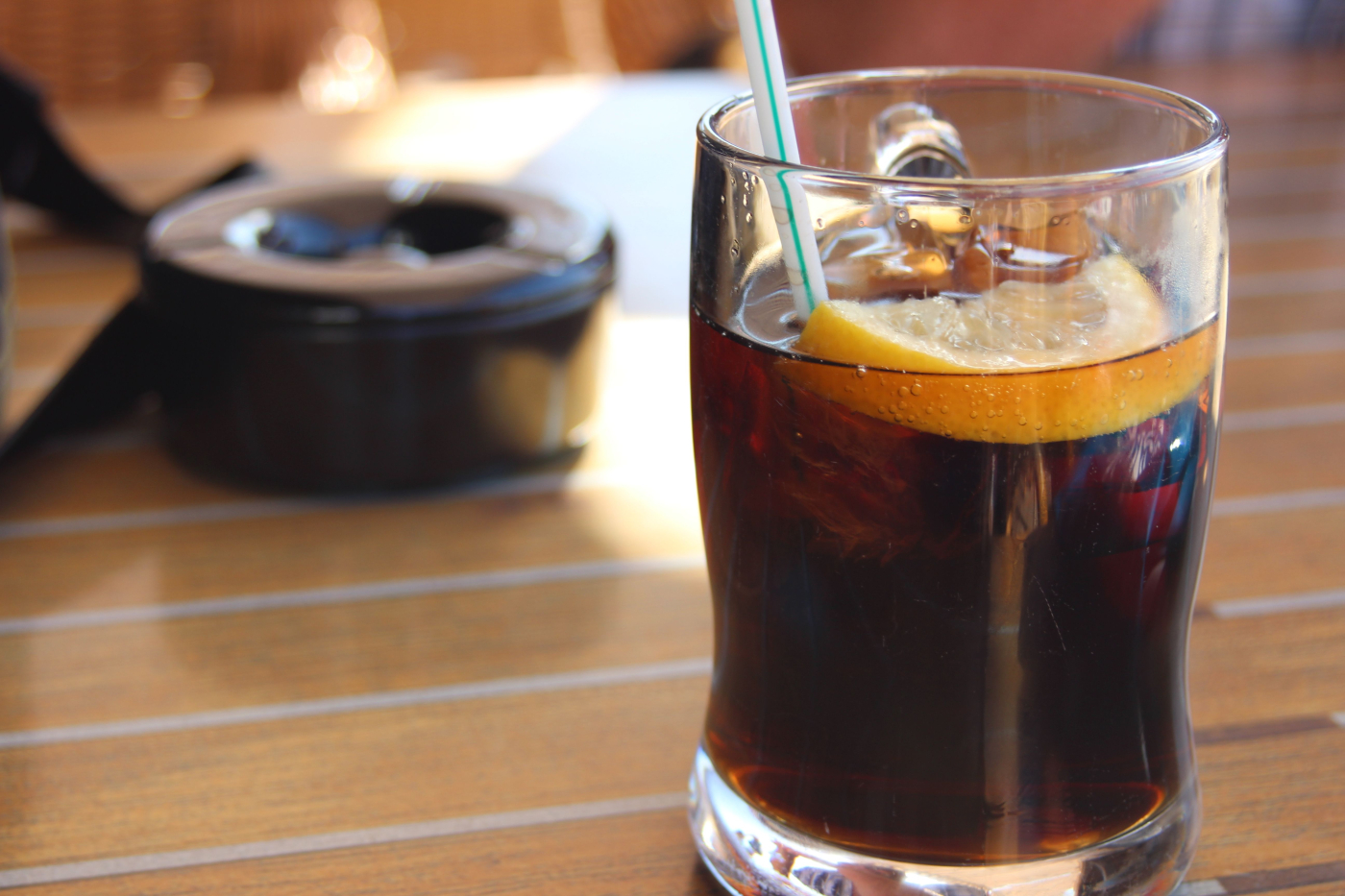 6 Sebab Anda Perlu Kurangkan Minum Air Berkarbonat