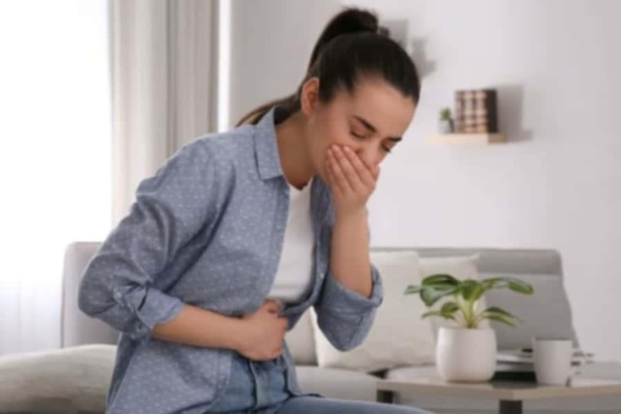 Rasa Nak Muntah Lepas Makan? Ikut 11 Tip Mudah Ini Untuk Hilangkan Loya!