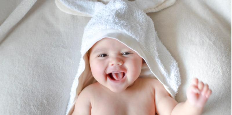 Ibu, Ini Cara Betul Membersihkan Kemaluan Bayi Lelaki & Penjagaan Jika Bayi Sunat Awal