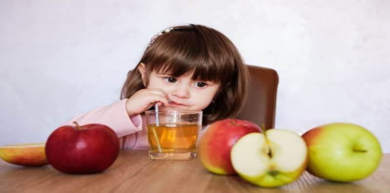 Waktu Sesuai Jus Epal Diberi kepada Anak