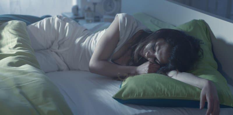 Selalu Alami Badan Berpeluh Waktu Malam? Ini Mungkin Penyebabnya