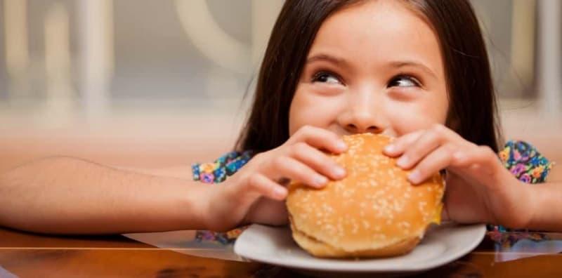 7 Kesan Kekurangan Nutrisi Terhadap Anak Anda, Termasuk Kesihatan Mental!