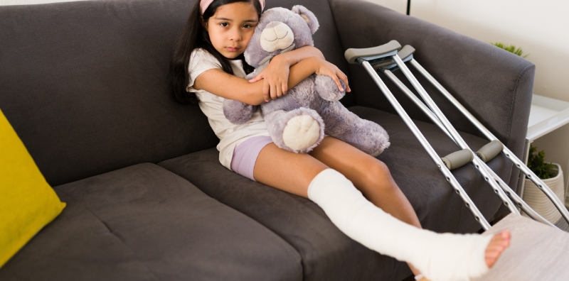 Tulang Anak Anda Patah: Perlu atau Tidak Melakukan Pembedahan?