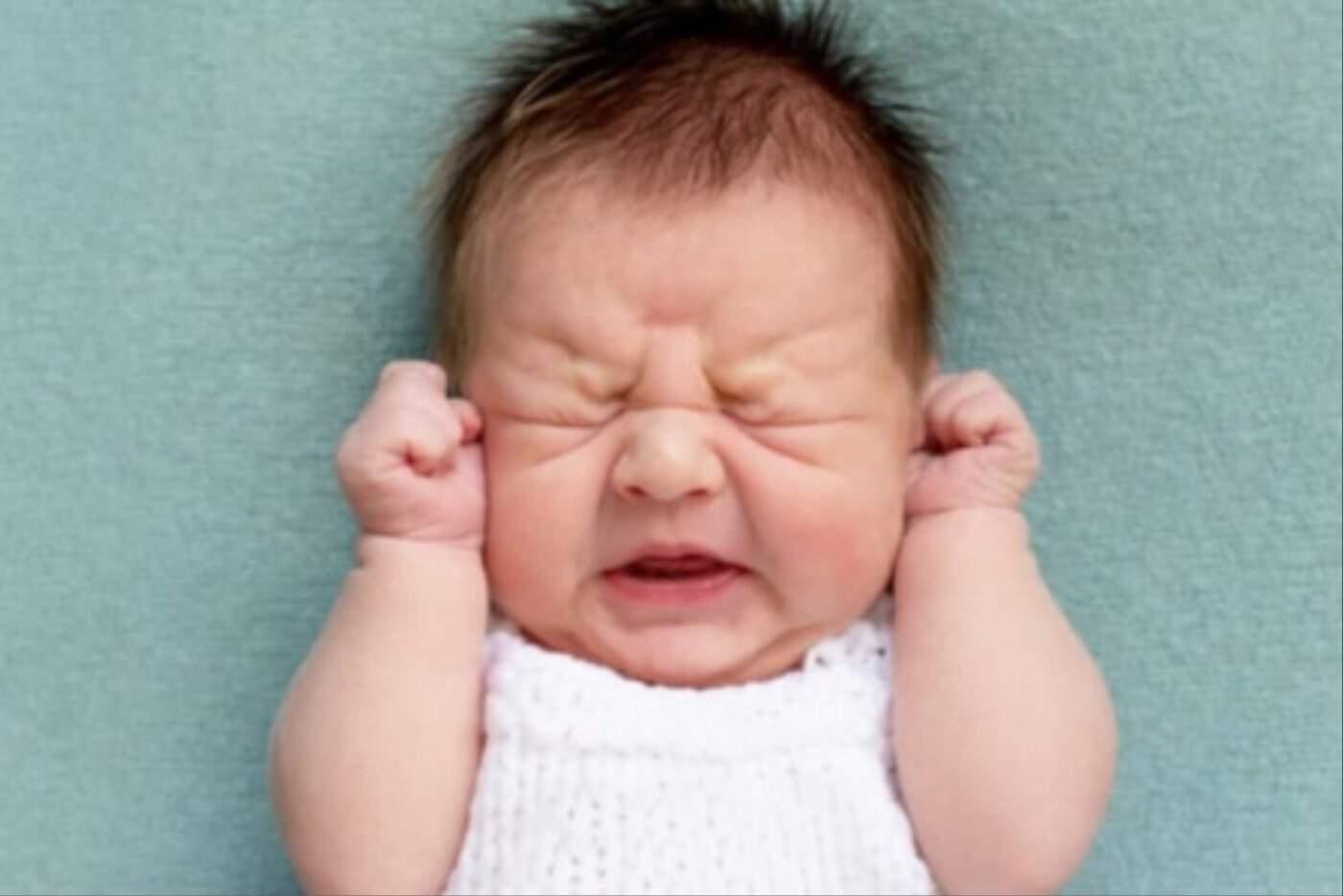 Bayi Meneran Sewaktu Buang Air Besar? Ibu, Kenal Pasti Simptom Dan Cara Rawat!