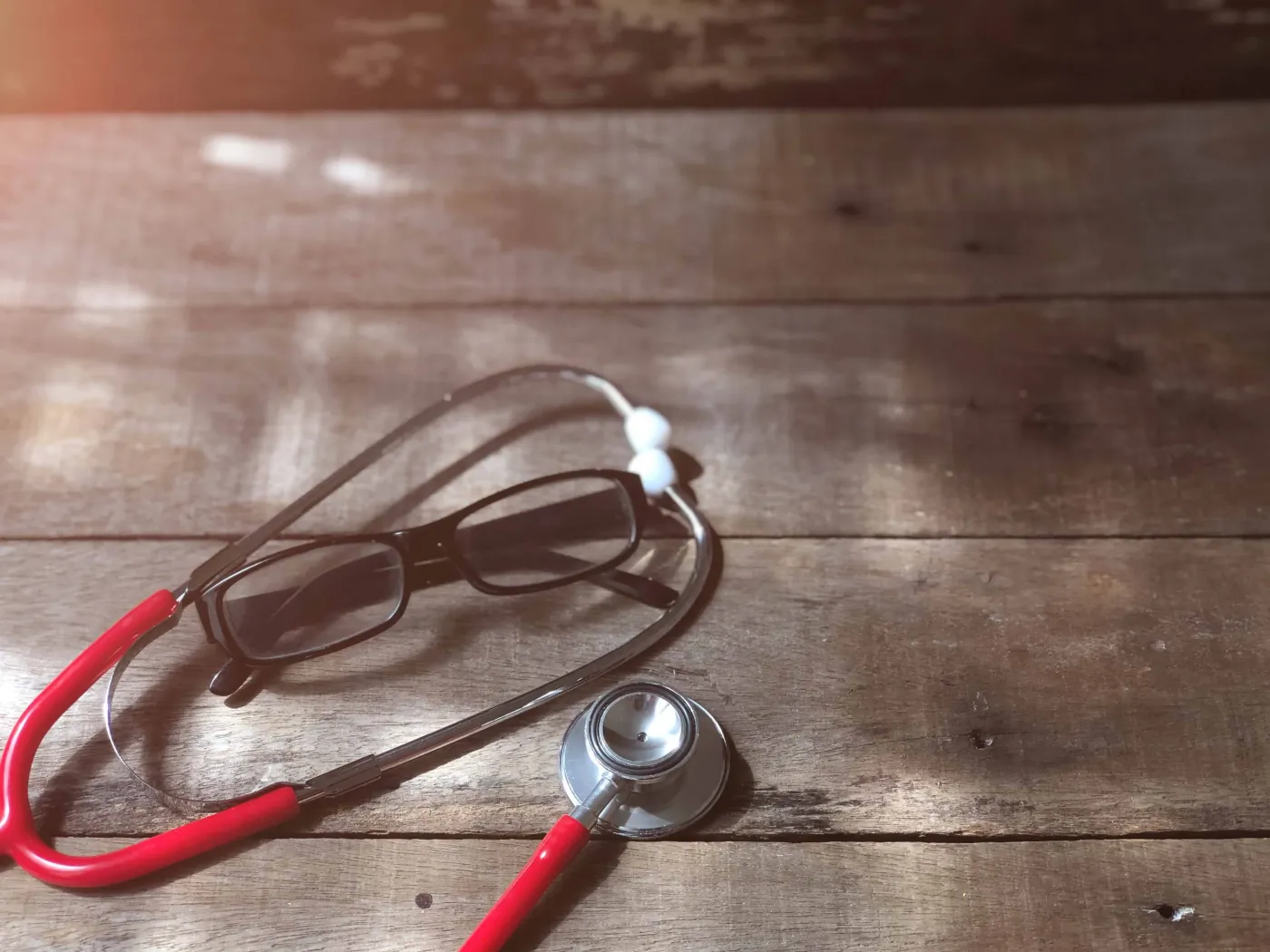 Mengapa Doktor Sering Membawa Stetoskop ke Mana-Mana?