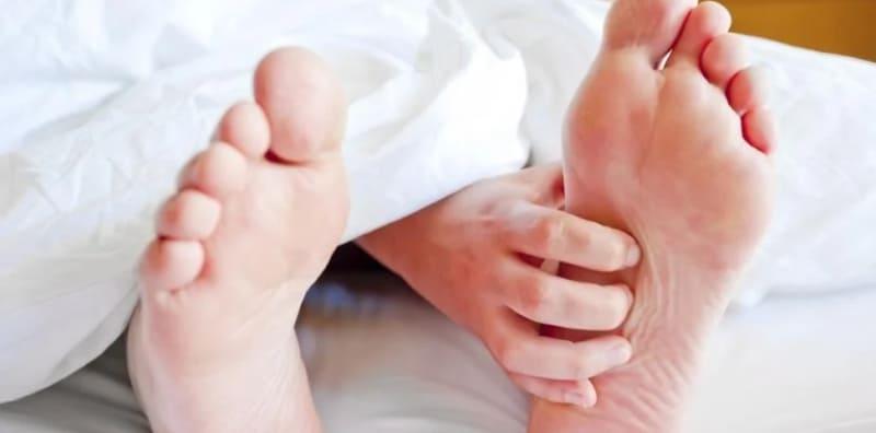 Tiba-Tiba Kaki Sakit, Merah & Panas, Ia Gara-Gara Kondisi Aliran Darah Tersekat?