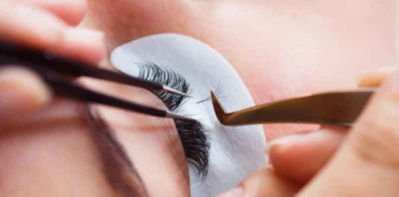 Sambungan Bulu Mata, Suatu Trend Yang Mencantikkan Tetapi Turut Memudaratkan?