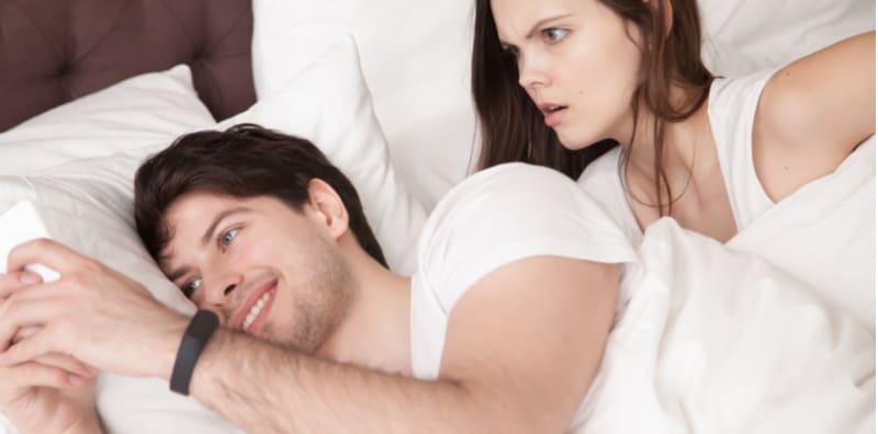 Oh...Dalam Diam Pasangan TENGOK Pornografi, Ketahui Apa yang Patut Anda Lakukan