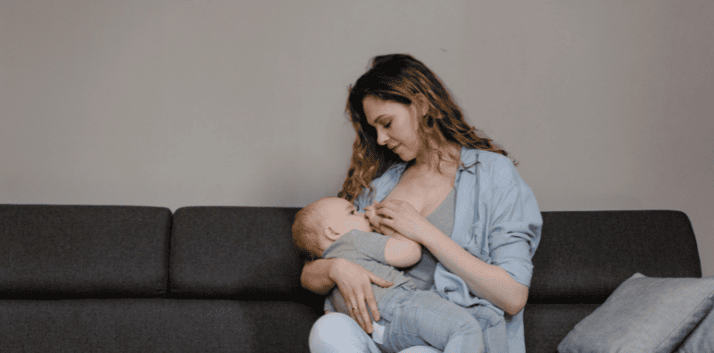 Susu Transisi Kaya Dengan Nutrien Untuk Bayi Anda