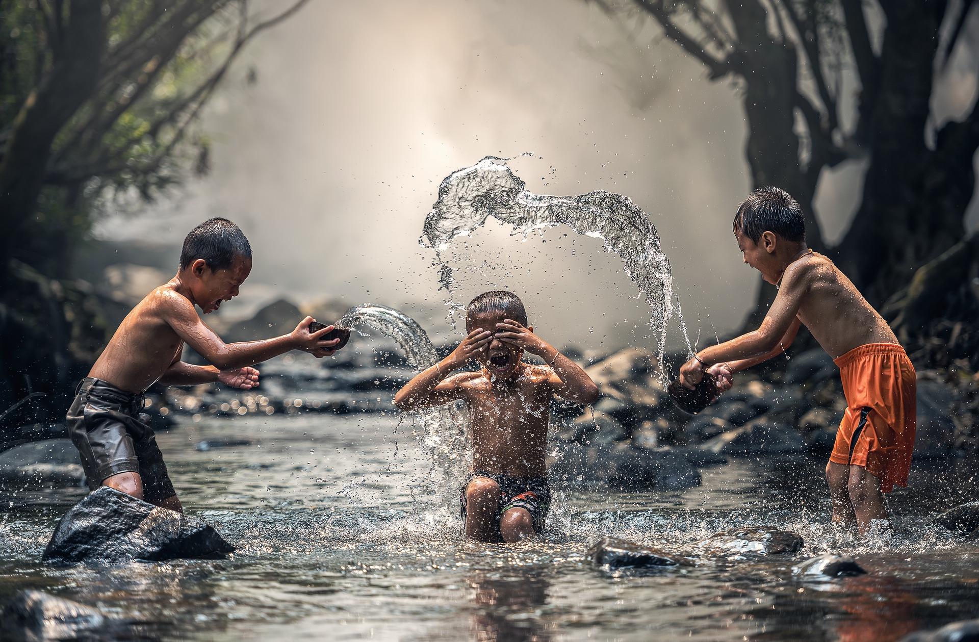 The Amazing Benefit of Water Therapy to Moisturize Your Skin