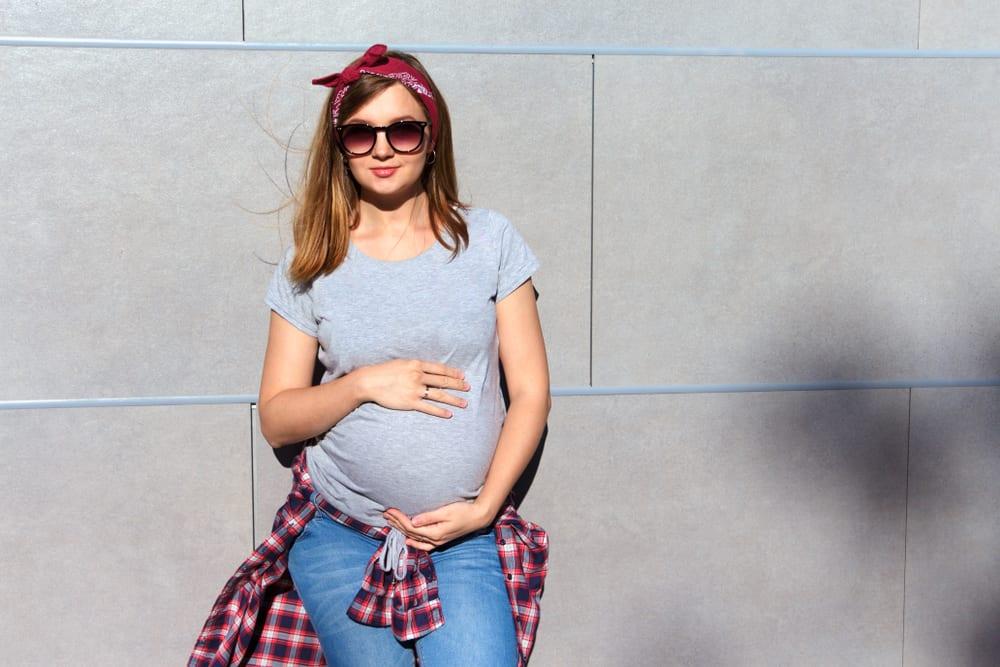 Khuatir Pakai Pakaian Ketat Semasa Hamil? Kalau Musykil, Baca Ini Dulu Ya Bakal Ibu!