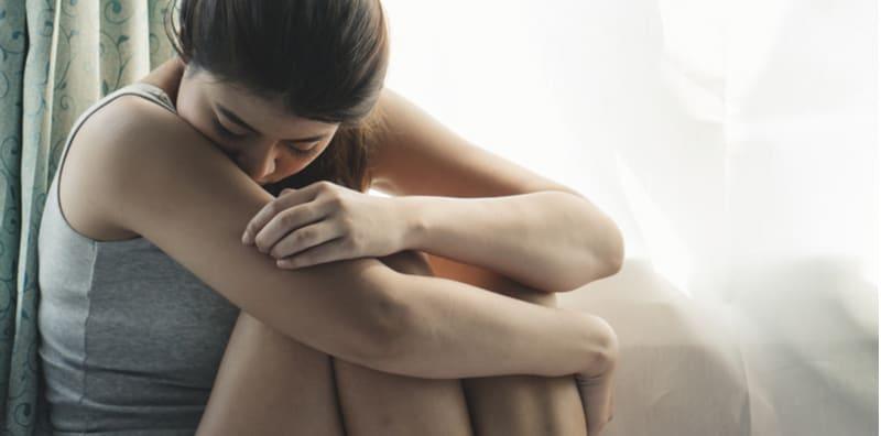 Dapat Tahu Rakan Anda Mangsa Rogol? Ini 7 Perkara Anda Boleh Buat Untuk Bantunya