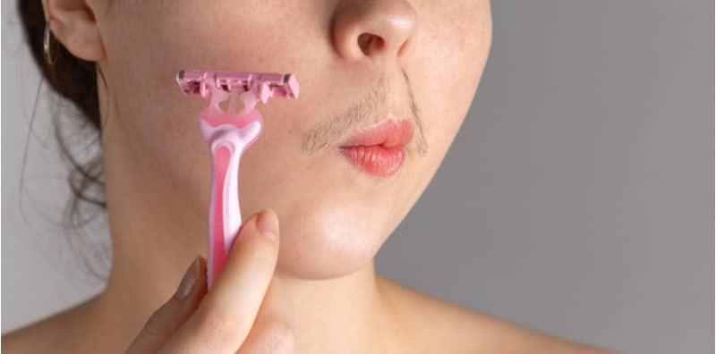 Nampak Ada Wanita Dengan Misai Halus Di Wajah, Ambil Tahu Sebabnya!