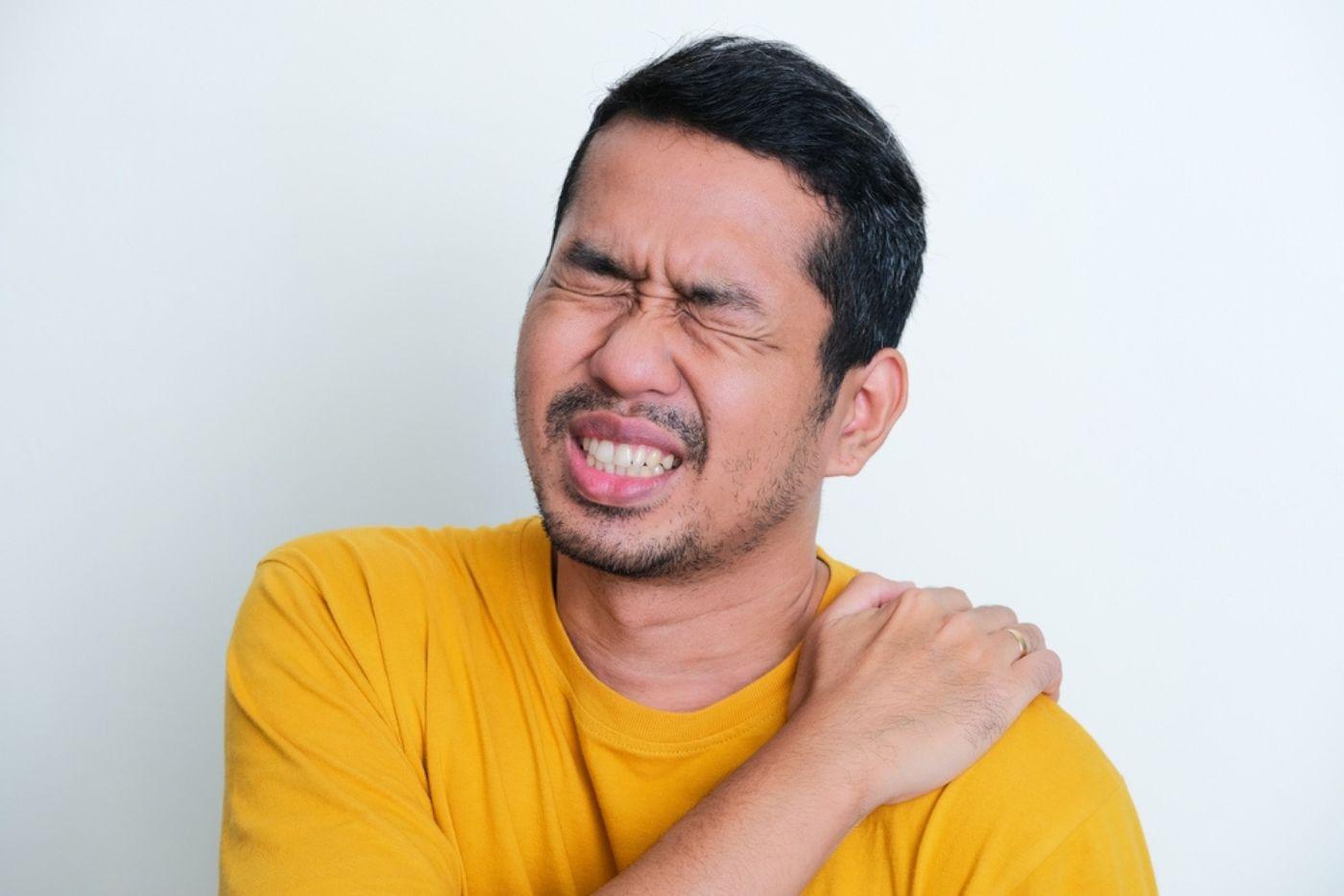 Selalu Sakit Sendi, Anda Patut Elak Makan 10 Makanan Berangin Ini