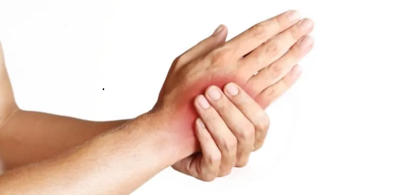 Rasa Sakit & Kebas Di Tapak Tangan? Ia Mungkin Tanda CTS, Semak Simptomnya!