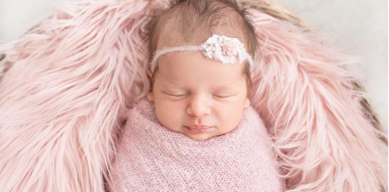 Cari Nama Baby Girl Dengan Maksud Bijaksana? Ini 100 Pilihan Nama Popular!