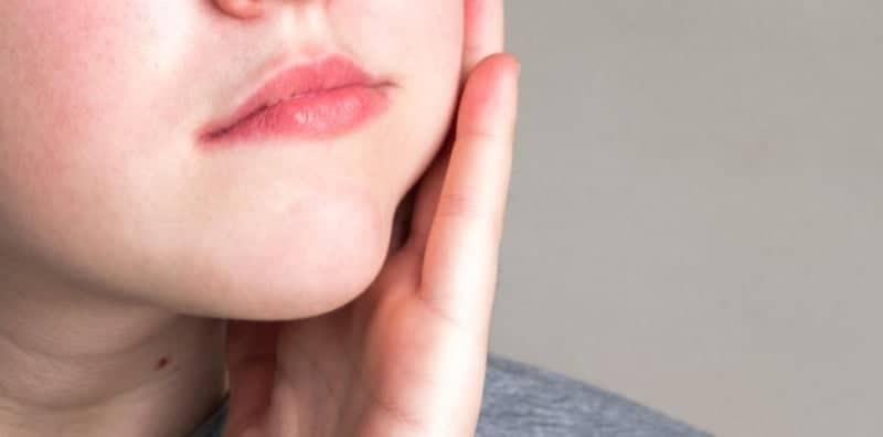 Kadangkala, Ia Bukan Sebab Tembam Je? Ada 9 Lagi Punca Pipi Bengkak Yang Lain!