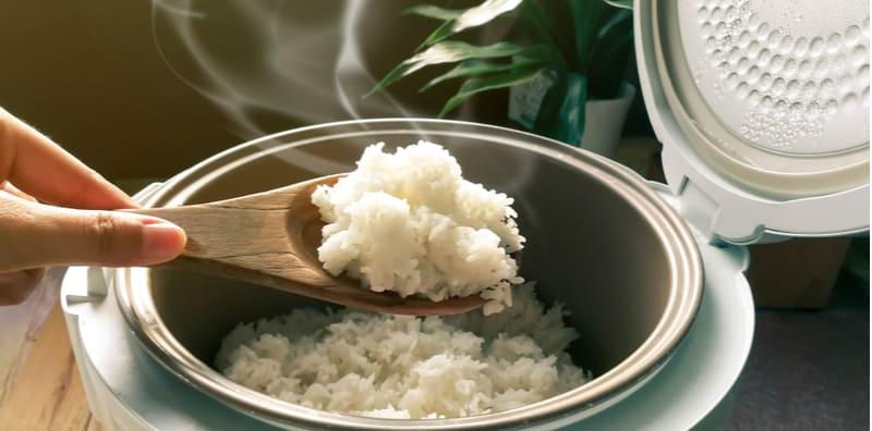 Berhenti Panaskan Semula Nasi Di Rumah, Ia Boleh Sebabkan Keracunan Makanan - KKM