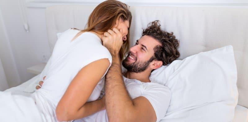 Selalu Guna Air Liur Sebagai Pelincir Seks? Hati-Hati Ia Boleh JEJASKAN Sperma Suami!