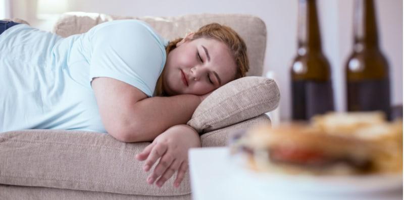 5 Mitos Tentang Punca Perut Buncit, Antaranya Tidur Lepas Makan! Betul Ke?