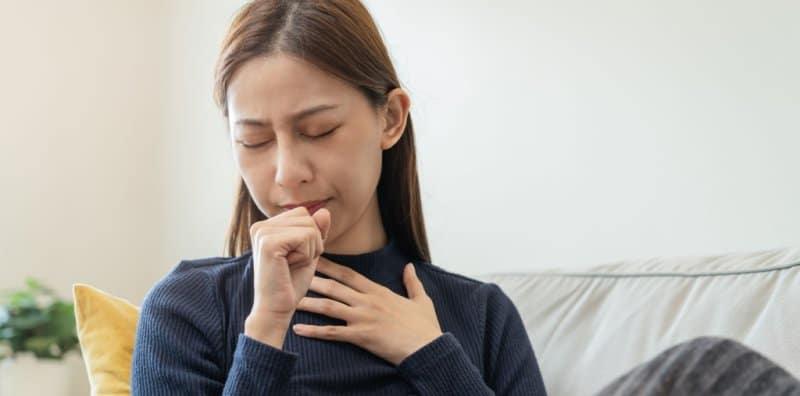 Tekak Bengkak Dan Sakit? Cuba 8 Penawar Ini Yang Ada Di Dapur Rumah Anda!