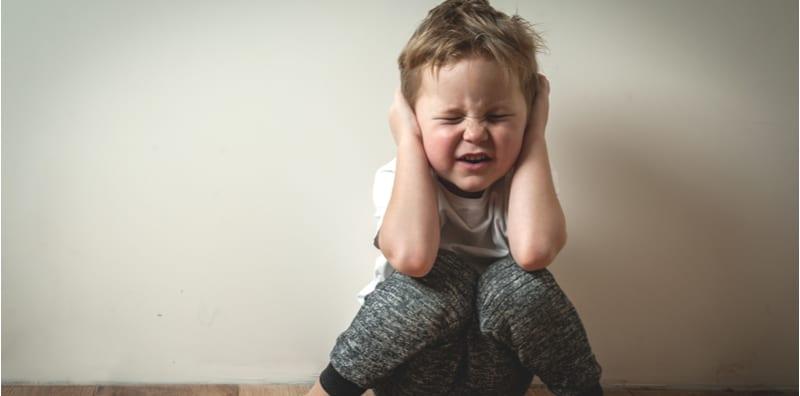 Suka Kongsi Gambar Anak Tantrum Di Media Sosial? Ini Sebab Ibu Perlu BERHENTI Buat!