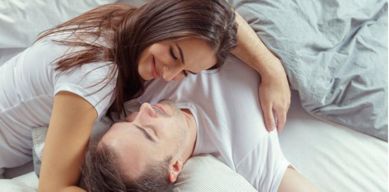 7 Tabiat Untuk Dapatkan Hubungan Intim Sihat, Suami Isteri Boleh Amalkan!