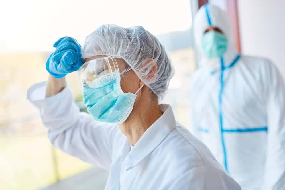 kakitangan kesihatan