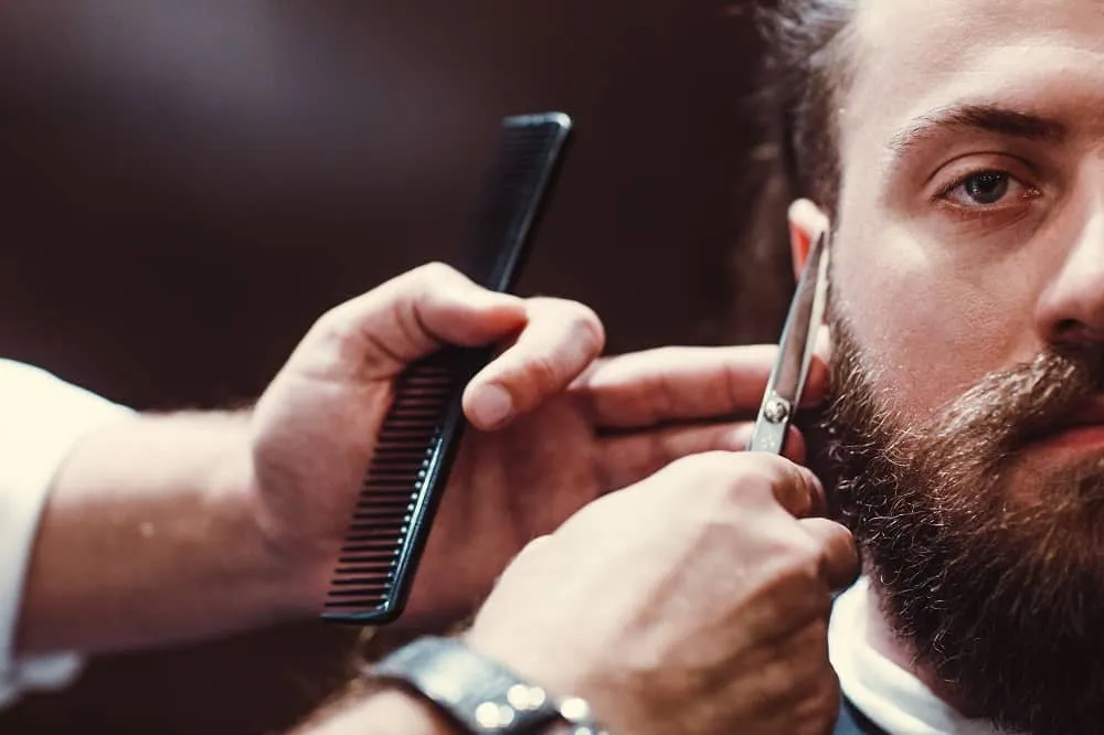 COVID-19: Kedai Gunting Rambut Boleh Kawal Darah Tinggi? Relevankah Dengan Situasi Di Malaysia?