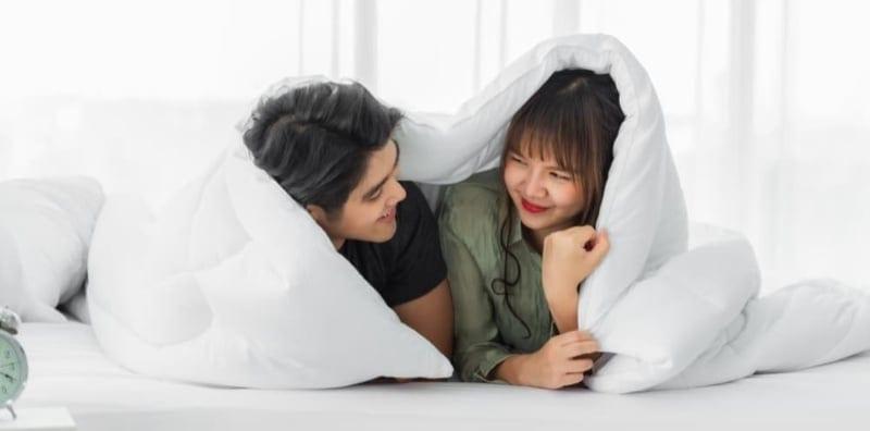 Bila Waktu Sesuai Bermesra Dengan Pasangan Ketika Berpuasa? Ini Jawapan Pakar!