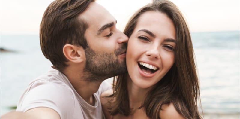 Tak Perlu Tunggu Malam, Ini 7 Posisi Bercinta Cepat & Pantas, Yang Penting Anda Puas!