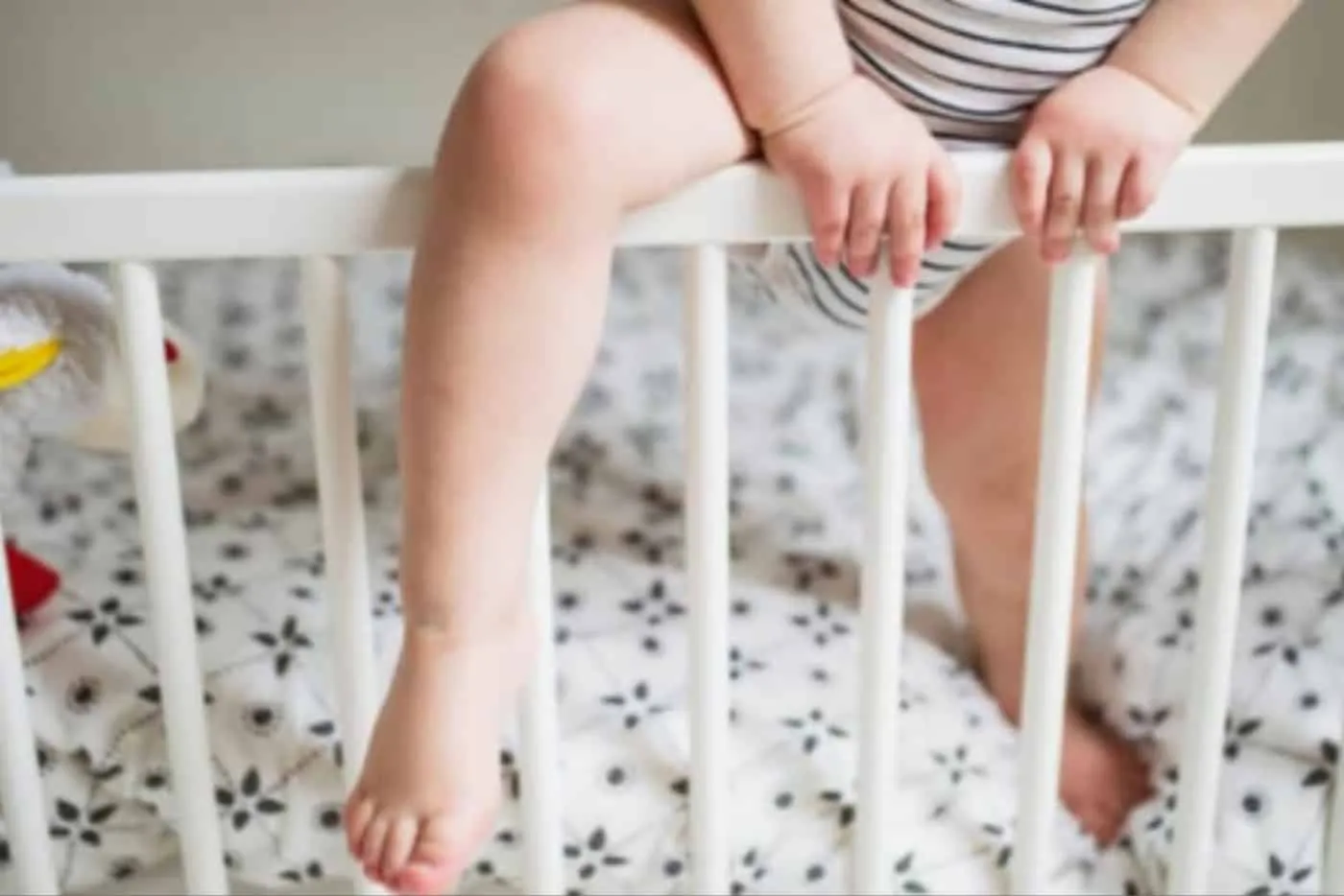 Ibu Ayah, Jangan Cepat Panik Bila Bayi Jatuh Katil Ya? Lakukan 5 Langkah Ini Segera!