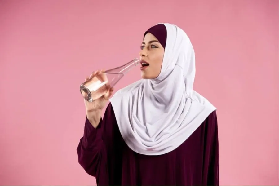 Cuaca Terik Buat Badan Lesu? AWAS, Ini 15 Tanda Anda Dehidrasi Ketika Berpuasa!