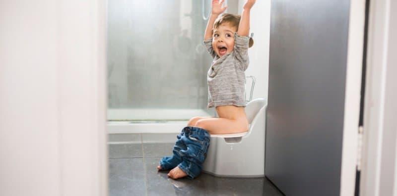 Anak Dah 4 Tahun Tapi Belum Cerai Lampin? Usah Risau Mama, Ada 11 Sebab Nak TANGGUH Potty Train