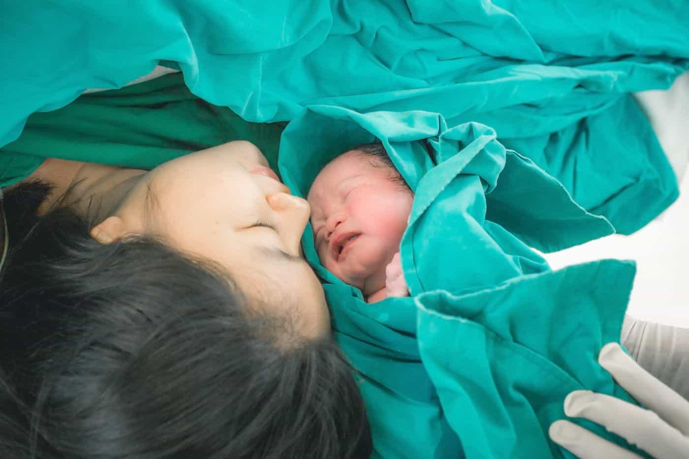 Oh, Baru Tahu! Selain Bersalin Normal & Czer, Ada 3 Lagi Kaedah Bersalin Natural