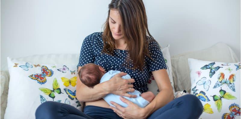 7 Tip Menyusukan Anak Ketika Di Bulan Puasa