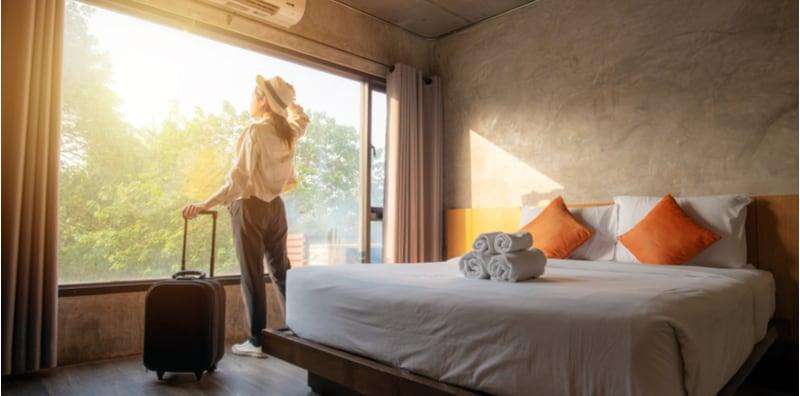 Dah Plan Bercuti Masa PKPP Ini? Kalau Nak Tempah Hotel, Ikut 9 Langkah Ini Elak COVID-19