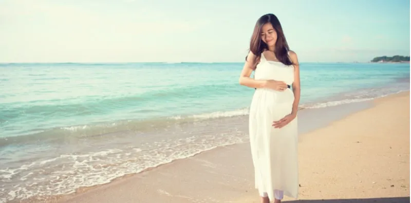 Tak Sabar Nak Berjemur Di Pantai Lepas PKP? Buat Wanita Hamil, Ini BAHAYA Yang Bakal Ibu Perlu Tahu