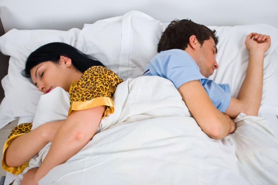 Jangan Biar Gangguan Intim Ketika Tidur Berterusan, Ini 4 Cara Atasinya!