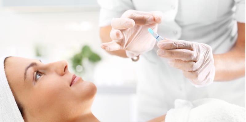 Nak Kelihatan Cantik Sampai Sanggup Cucuk Vitamin C? Stop, Bahaya Untuk Kesihatan!