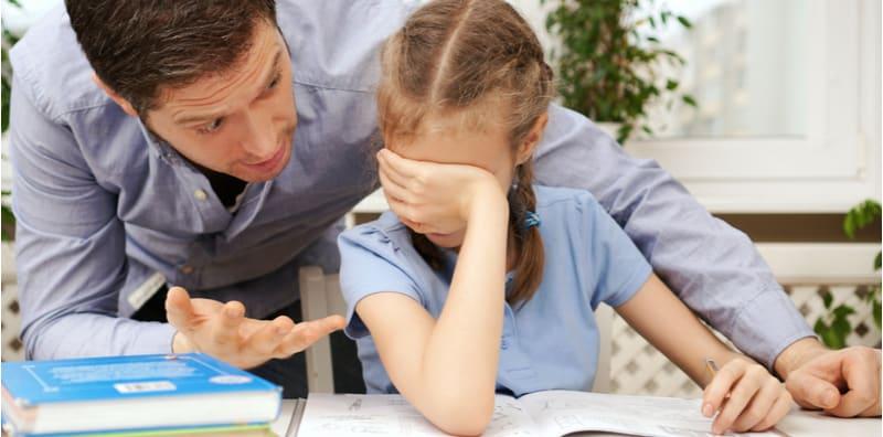 Ibu Kalau Sayang Anak Jangan Suka Bandingkan, Boleh 'Koyak' Mental Si Kecil!