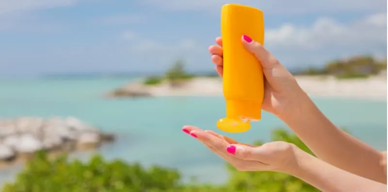 Nak Pergi Pantai? Ini Cara Pakai Sunblock Yang Betul Kalau NAK Lindungi Kulit Anda!
