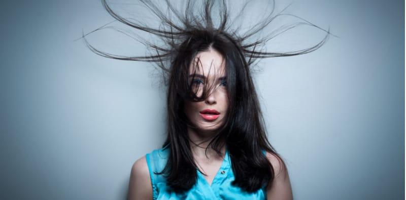 Kenapa Selalu Terkena Renjatan Elektrik Apabila Menyentuh Tombol Pintu? Ini Jawapannya!